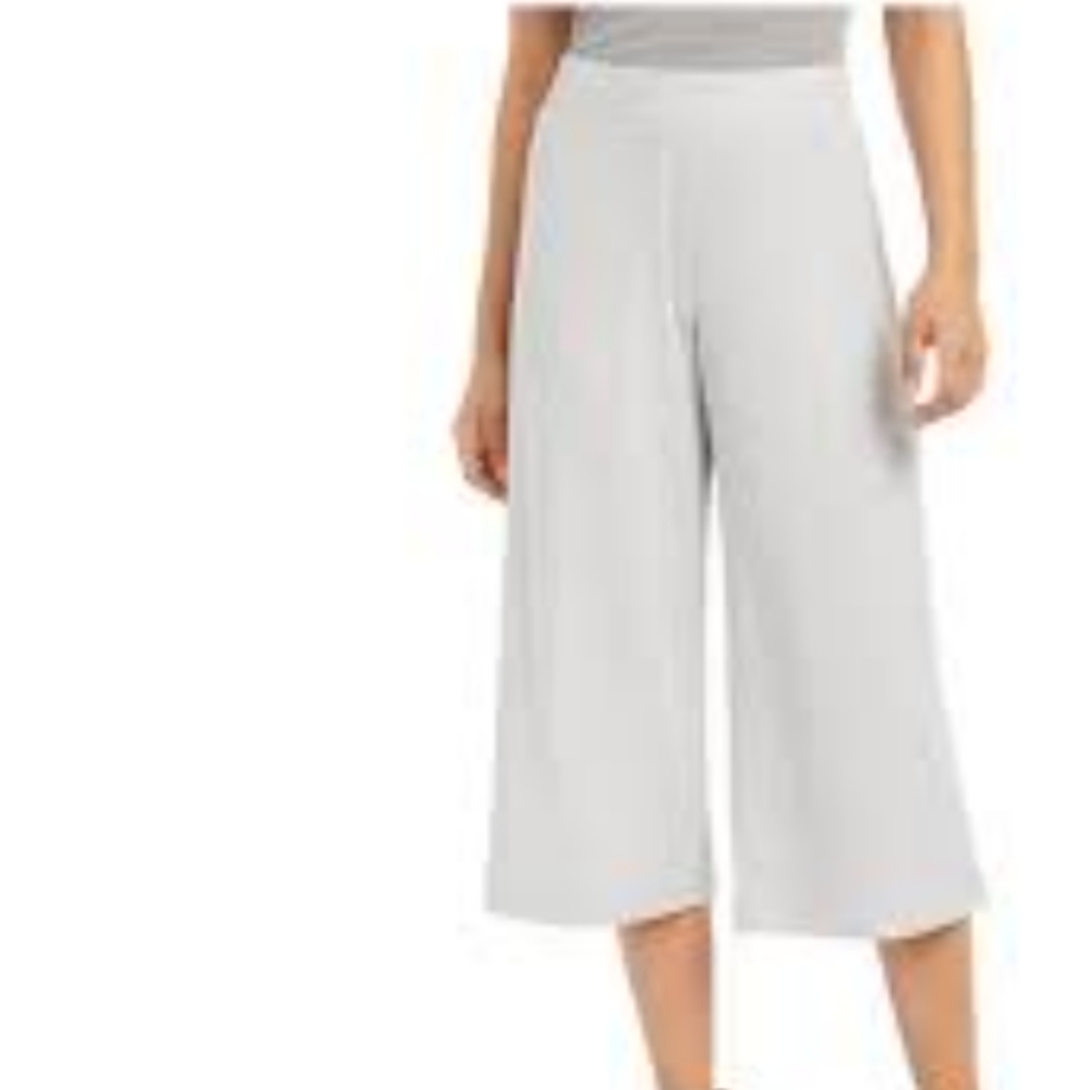 NWT Lululemon Softness Capris